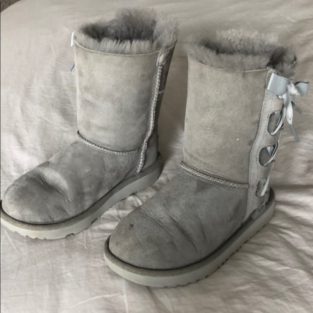 Grey side-tie girls UGGs